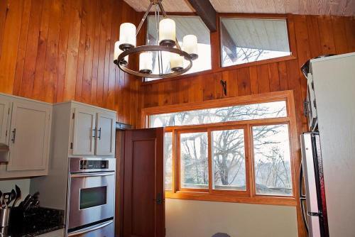 Scenic Mountain Retreat