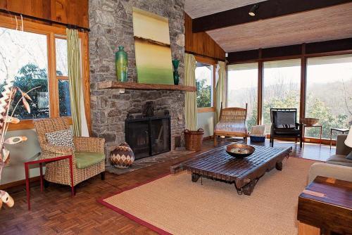 Scenic Mountain Retreat