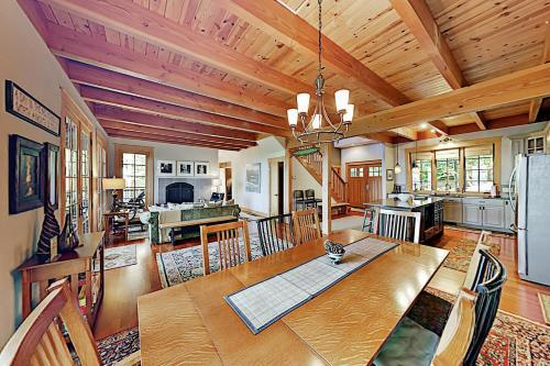 Elkhorn Cabin & Eagles Wing Lodge