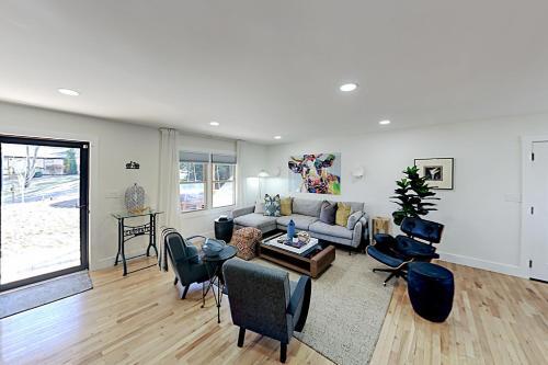 Crestview Cottage
