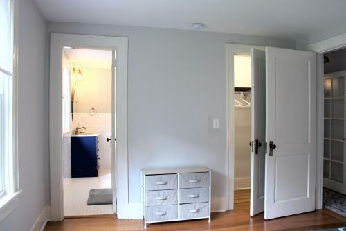Colonial Revival In Proximity Park