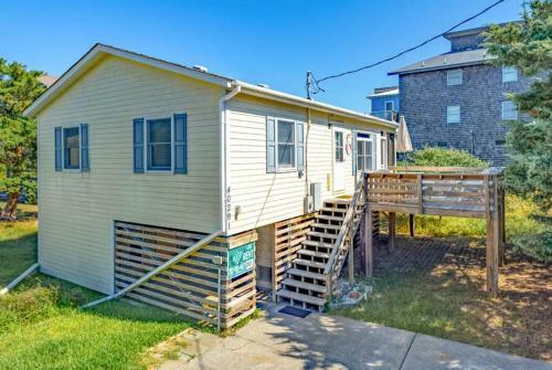 Sandy Point Cottage, 2 Min. Walk To The Beach!