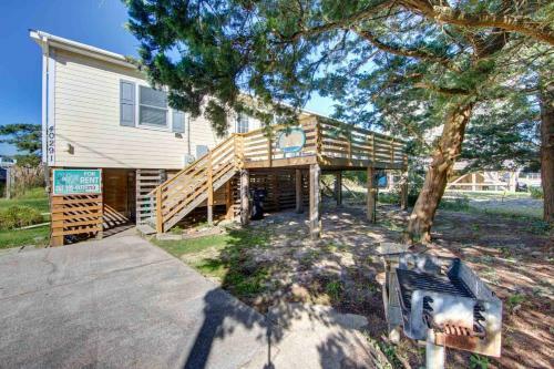 Sandy Point Cottage, 2 Min. Walk To The Beach!