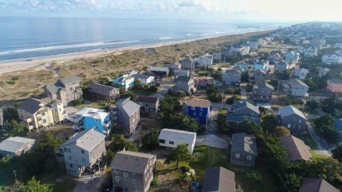 Sandy Point Cottage, 2 Min. Walk To The Beach!