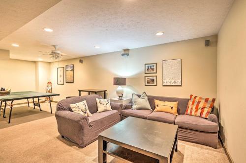 Spacious Elk Park Lodge With Hot Tub And Fire Pit