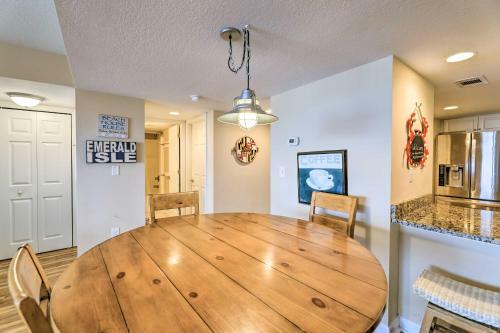 Apartamento Emerald Isle Condo With Direct Access To Ocean!