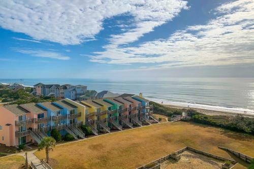 Apartamento Emerald Isle Condo With Direct Access To Ocean!