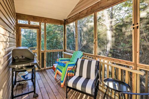 Bright Emerald Isle Getaway Less Than 1 Mi To Beaches
