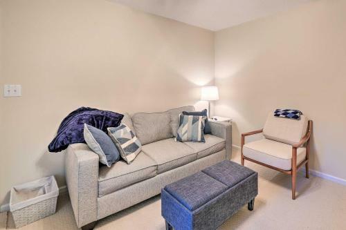 Bright Emerald Isle Getaway Less Than 1 Mi To Beaches