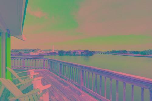 Ozzie's Island Hideaway