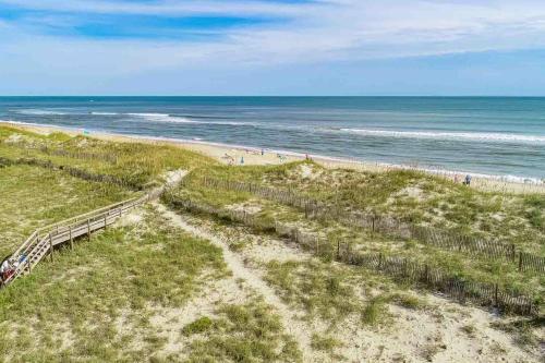 By The Sea Hatteras 380