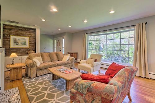 Dog-friendly Home With Yard 1 Mi To Downtown!