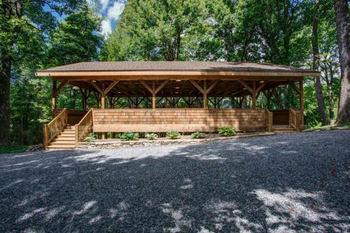 Lodge The Poplars At Bearwallow Mountain