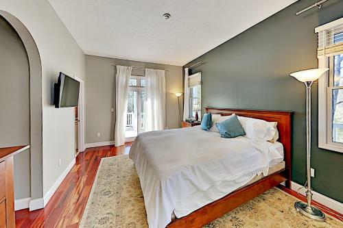 Jeter Mountain Manor