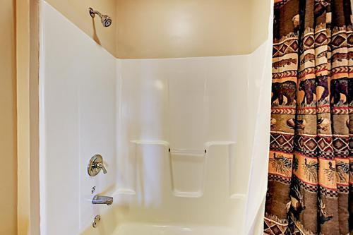 Misty Mountain Hideaway