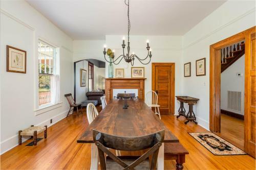 Spring Creek Farmhouse