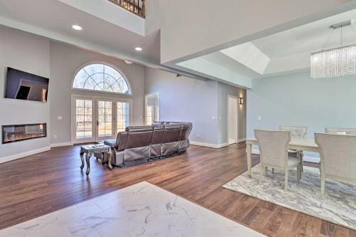 Spacious King Home With Theater And Game Room!