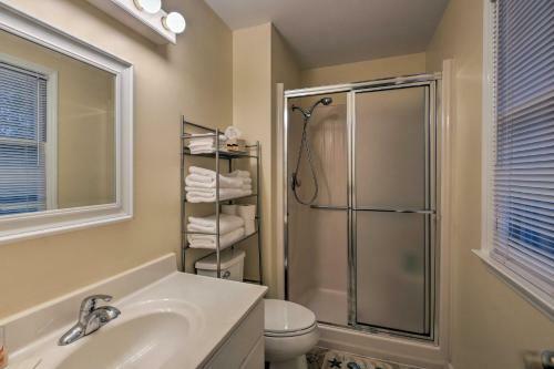 Spacious Family Home - 17 Miles To Winston-salem!