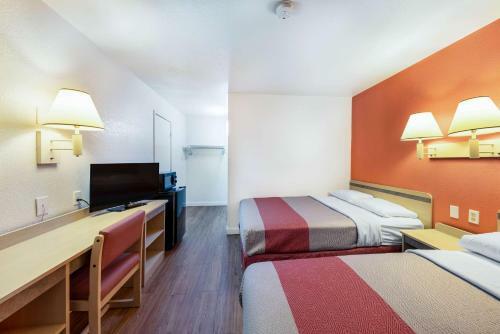Motel 6 Greenville