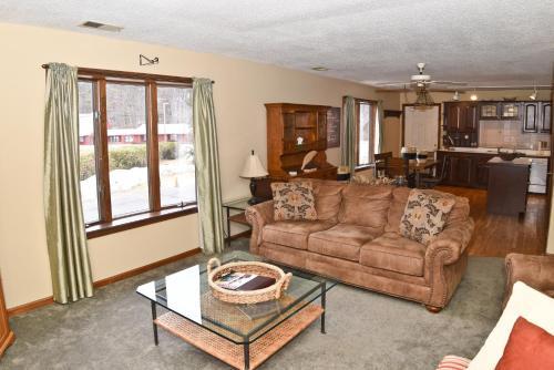 Timber Inn Motel