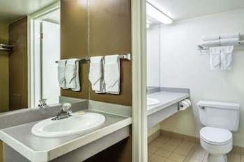 Motel Days Inn And Suites Logan