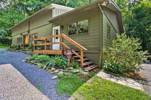 Family Cottage With Creekside Fire Pit Access!