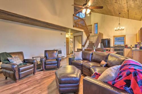Maggie Valley Cabin With Deck And Mountain Views!
