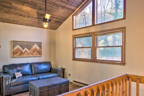 Maggie Valley Cabin With Deck And Mountain Views!