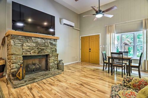 Luxury Creekside Maggie Valley Cabin With Deck!