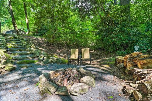 Luxury Creekside Maggie Valley Cabin With Deck!
