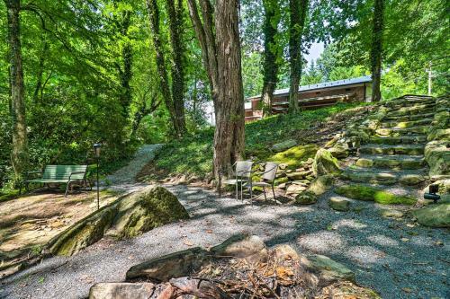 Luxury Creekside Maggie Valley Cabin With Deck!