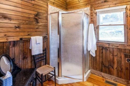 Maggie Lane Cabin