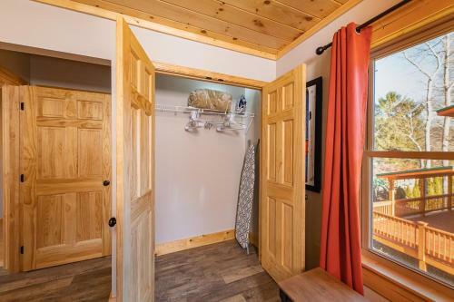 The Red Fox Cabin