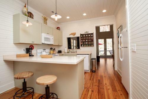 Jarrett Creek Cottage