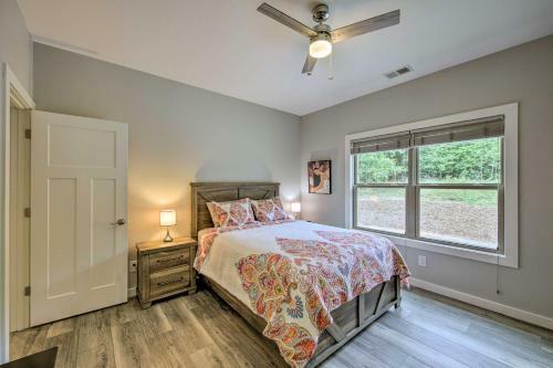 Upscale Murphy House With Deck - 2 Miles To Dwtn!