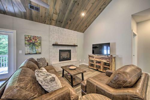 Upscale Murphy House With Deck - 2 Miles To Dwtn!