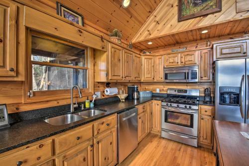 Murphy Cabin With Mountain Views And Fire Pits!
