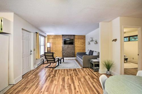 Charming Otto Apartment, 24 Mi To Sequoyah Falls!