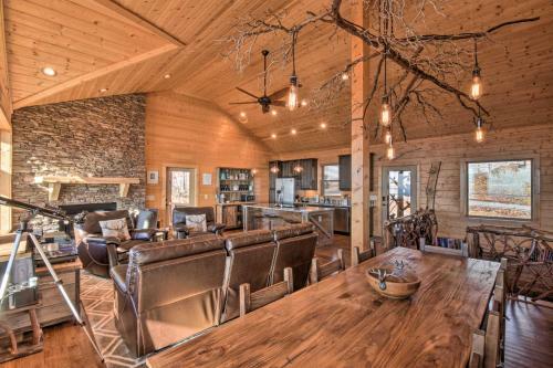 Private Luxury Cabin With Long Range Mtn Views!
