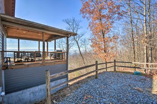 Private Luxury Cabin With Long Range Mtn Views!