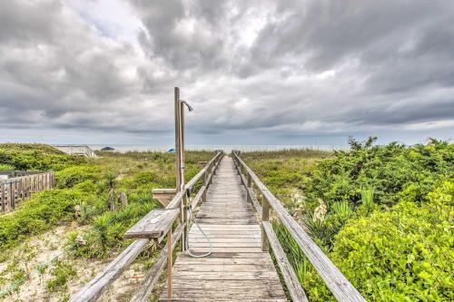Rustic Beachfront Cottage With Deck And Boardwalk