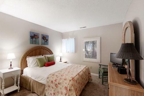 Bogue Shore Club 208