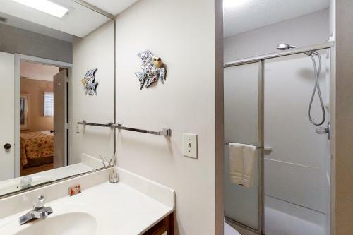 Bogue Shore Club 208