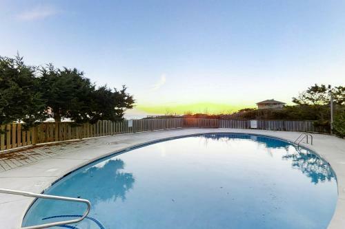 Bogue Shore Club 208