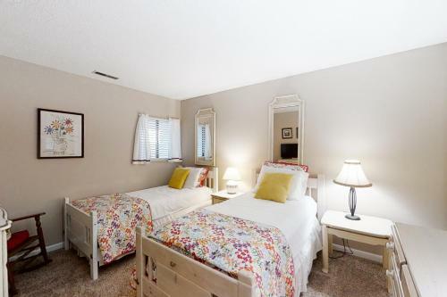 Bogue Shore Club 208