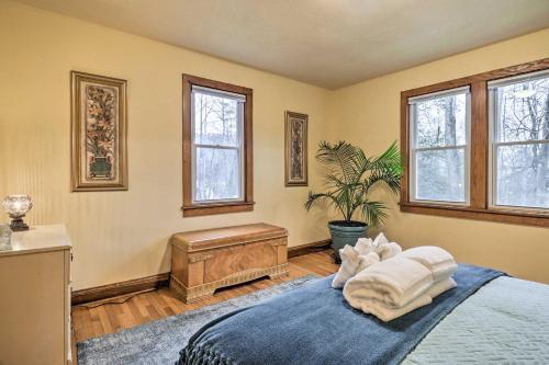 Charming Cottage Close To Hiking And Biking!