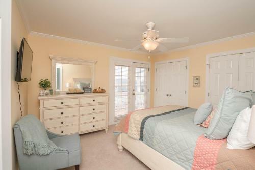 Oki's 4th Row Ocean View Home With Private Pool And Spa!