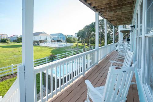 Oki's 4th Row Ocean View Home With Private Pool And Spa!