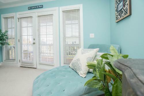 Oki's 4th Row Ocean View Home With Private Pool And Spa!