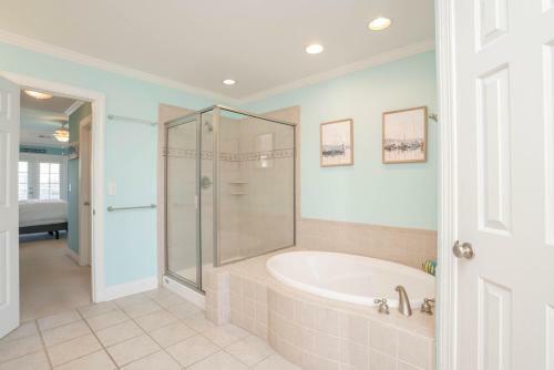 Oki's 4th Row Ocean View Home With Private Pool And Spa!